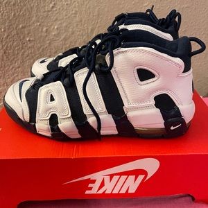 Nike Uptempo size 7y Brand new